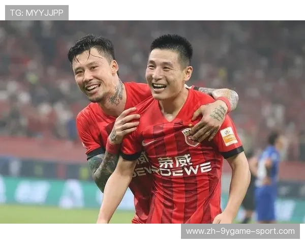 中超后场长传与快速转移训练,助力球队全面提升竞争力 中超后场长传与快速转移训练,助力球队全面提升竞争力